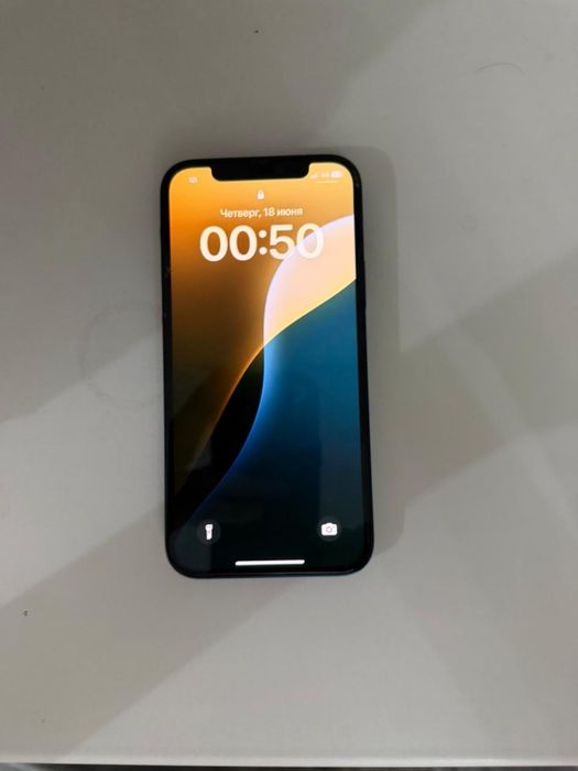 Iphone 12 вся в родне