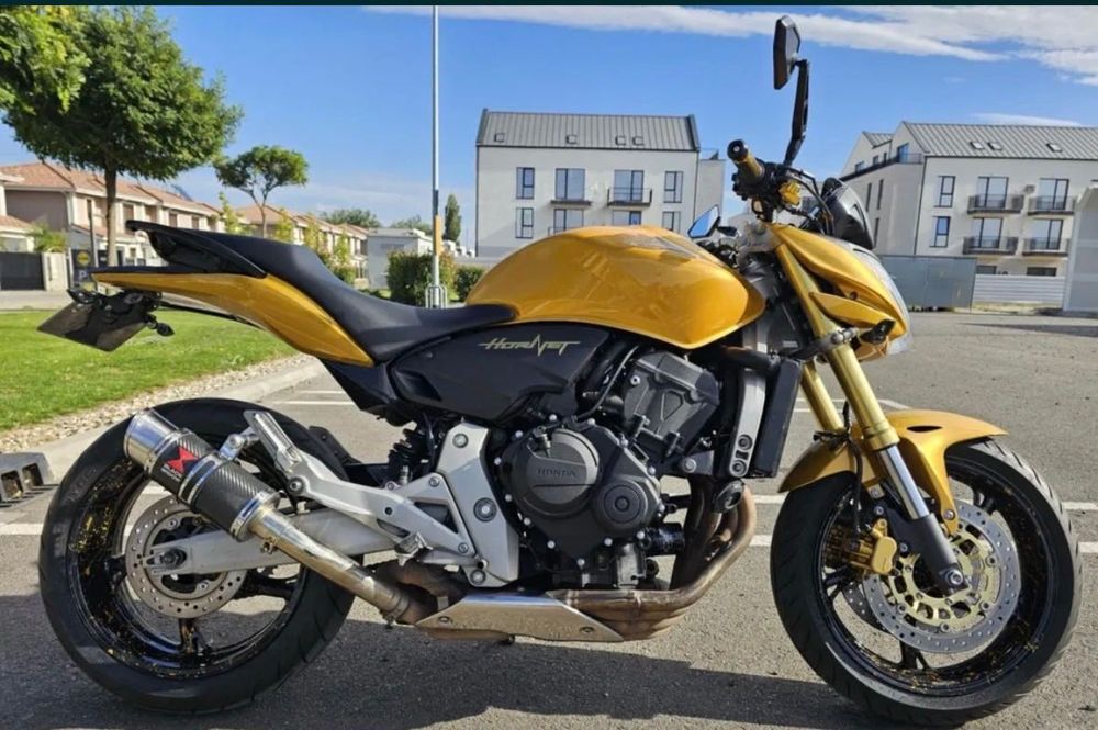 Vând Honda Hornet 600