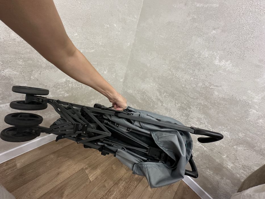 Продам коляску трость прогулочную Polo