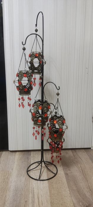 Напольный подсвечник