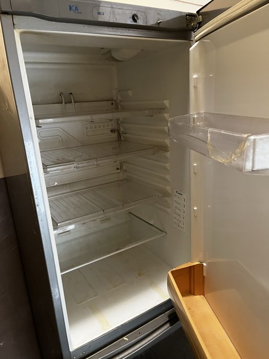 Хладилник с фризер