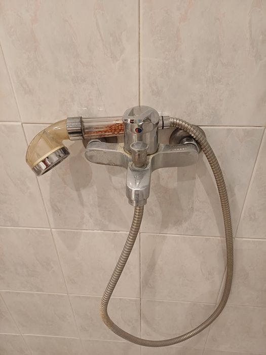 Два броя смесители за баня