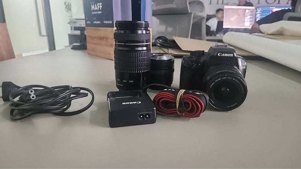 Canon 1000D fotoaparat