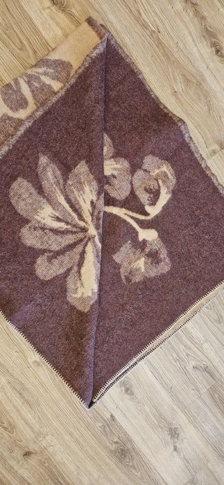 Ново двулицево вълнено одеало 190/160