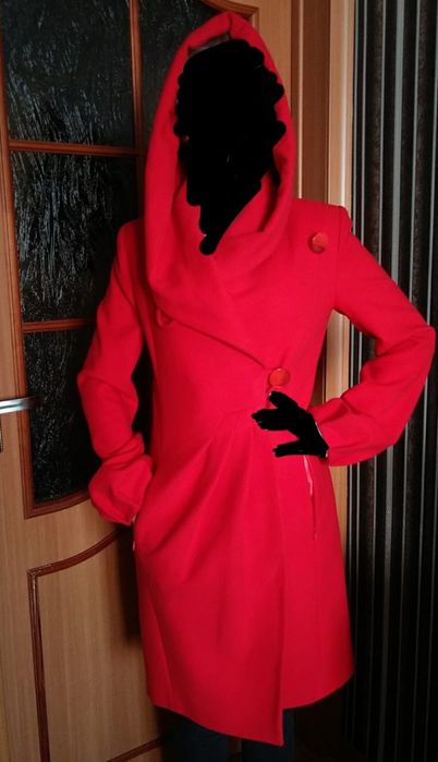 Продам пальто демисезонное