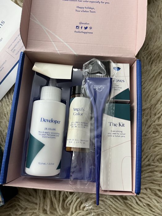 Продавам сет козметика 28лв.