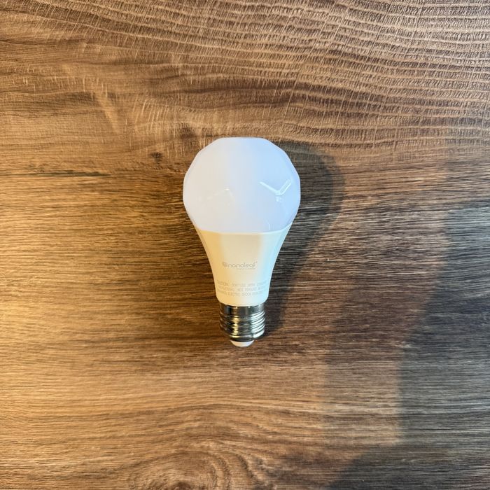 Смарт крушка Nanoleaf Essentials E27 (Thread, Bluetooth)