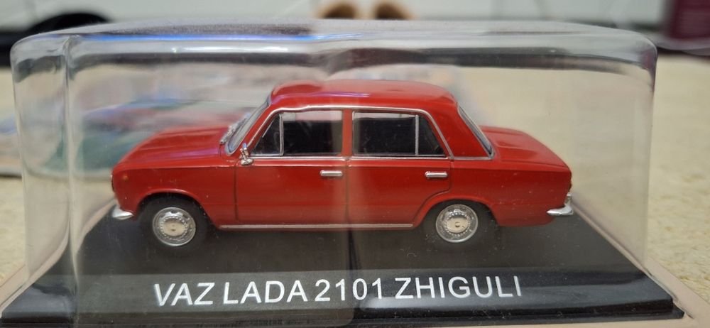 ВАЗ Жигули 2101 / Булгар Рено 8 - 1:43