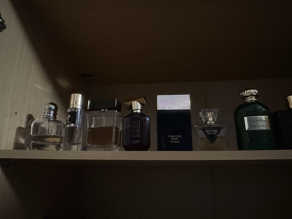 Pfumuri diferite branduri