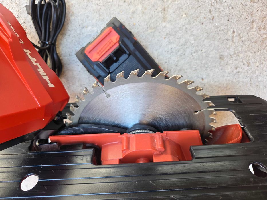 HILTI SC 30WR-22 Циркуляр с батерии NURON ПЕРФЕКТЕН!