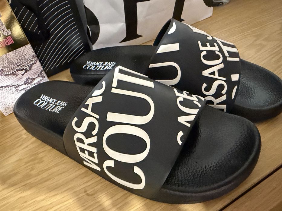 Чехли - Versache