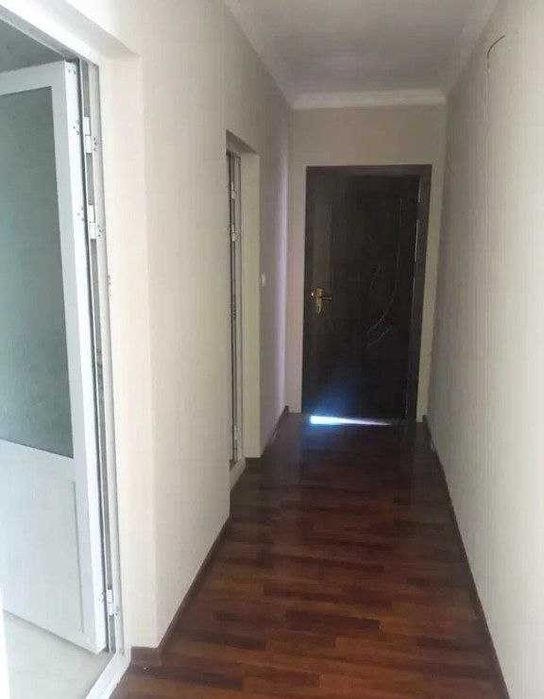 8 xonali Hovli sotiladi