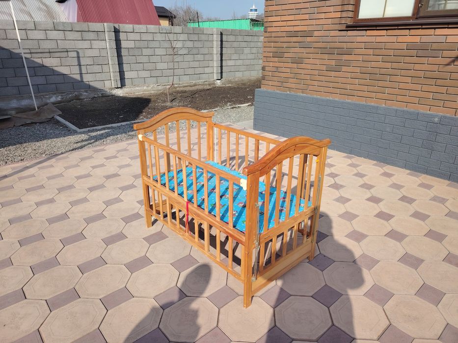 Продам манежку не дорого