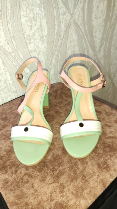 Продам туфли летние