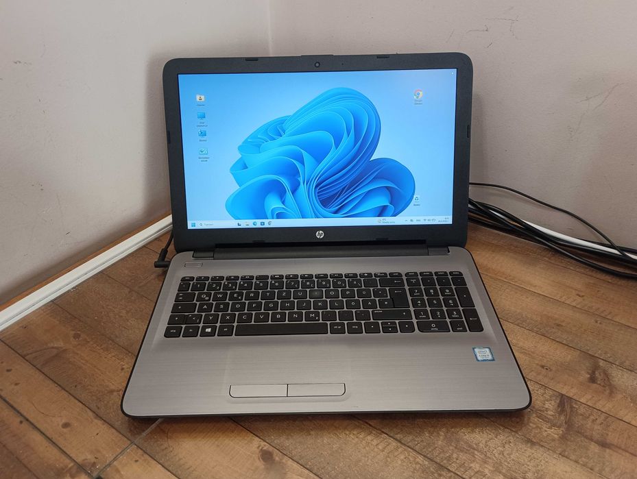 Лаптоп HP 250 G5  i5-7200U  8GB RAM  256GB SSD  нова батерия 15,6
