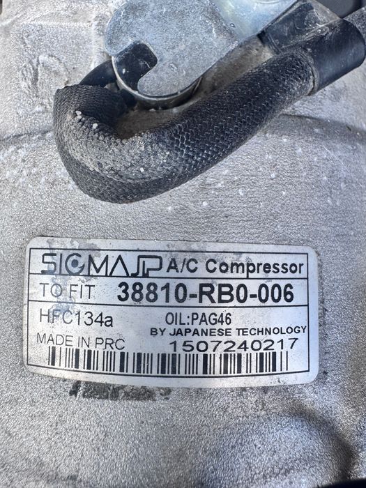 Продавам оригинален компресор за климатик за Honda Jazz 2010