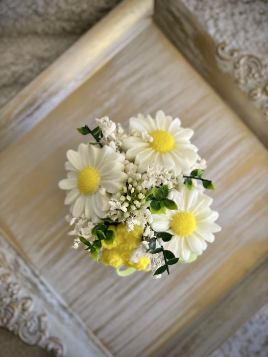 Ароматни букети в кашпа. Цветя от восък с аромат.