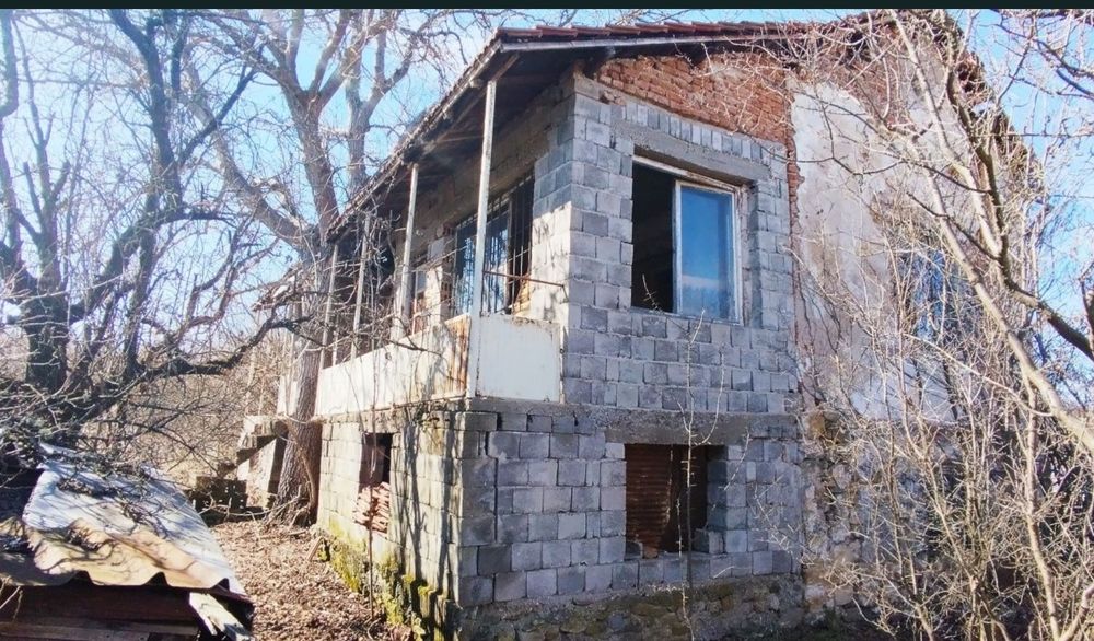 Продава се къща за ремонт в село Ковачевци,  област Перник