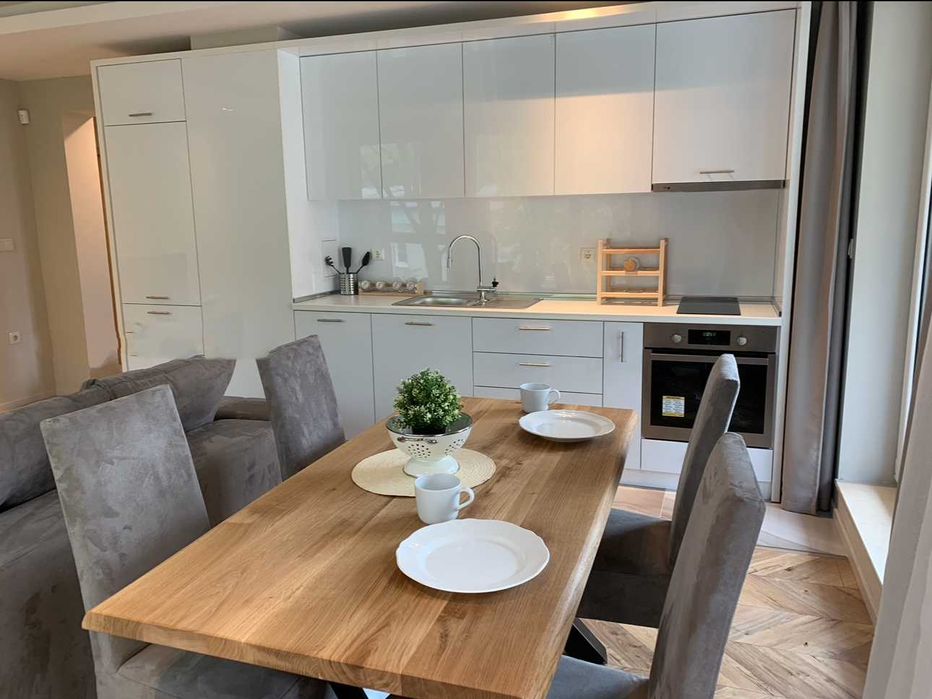 Дава се под наем Тристаен апартамент в София, Лозенец - 106 кв.м за 1100 € - Снимка #3