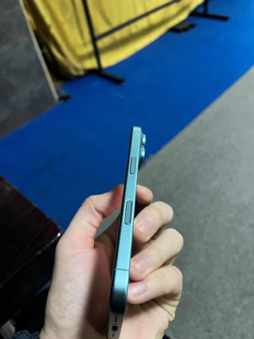 Продам айфон 16