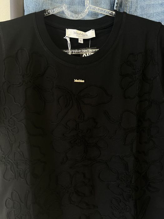 Дамски тениски”Max Mara”