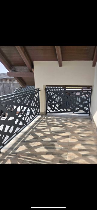 Balcoane su balustrade