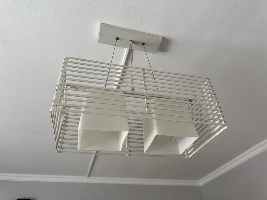 Люстра белая классическая