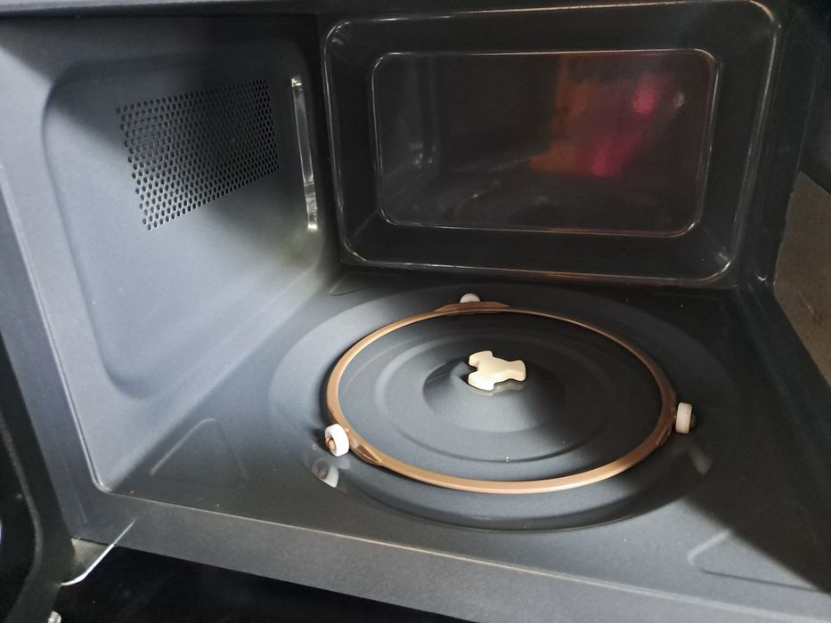 Микровълнова фурна Midea