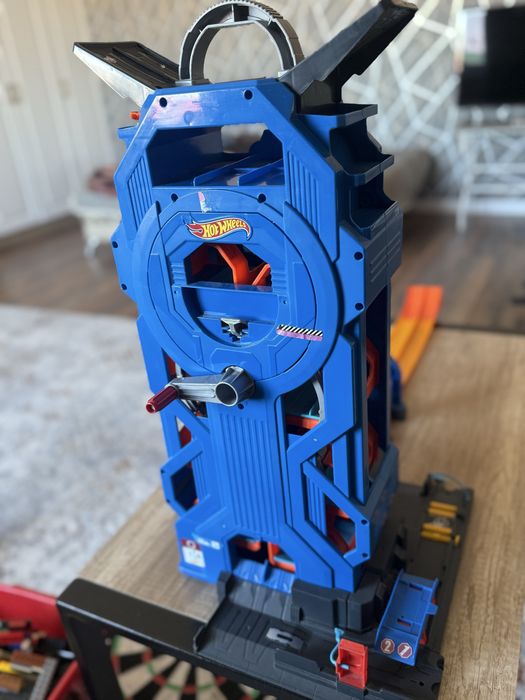 Набор Hot weels mega garage