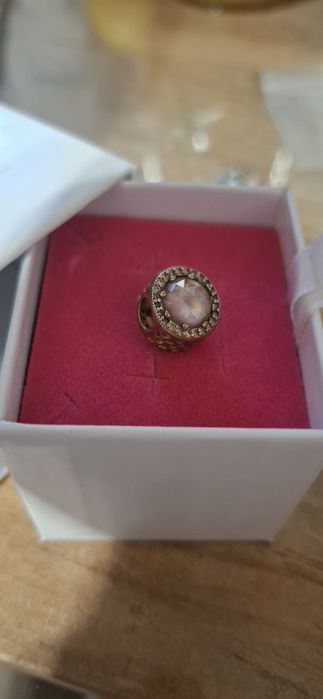 Продавам Обици,Талисмани и Пръстен!!