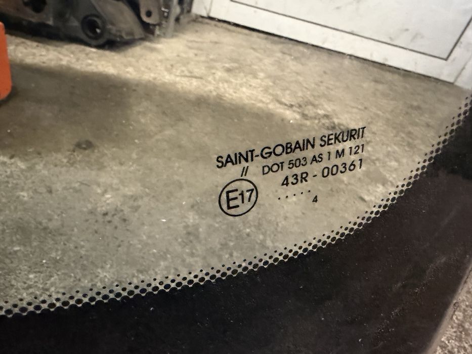 Предно скъло за BMW e81, e82, e87, e88