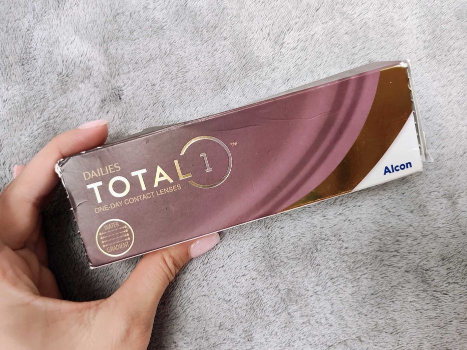 Контактни лещи Total 1 еднократни -3.25