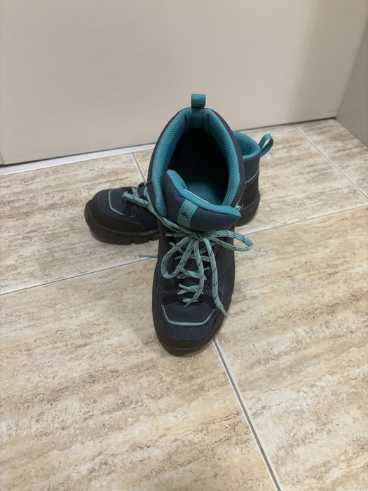 Обувки водоустойчеви, боти от Декатлон,  38 номер.