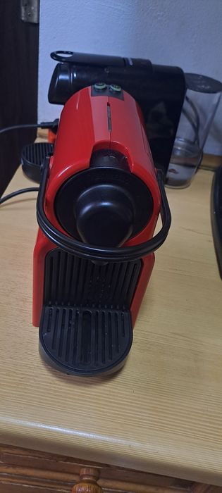 Vand aparat de cafea cu capsule nespresso