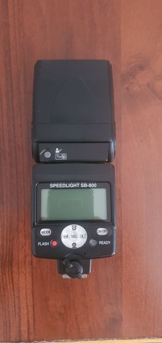 Профессиональная вспышка Nikon Speedlight SB-800