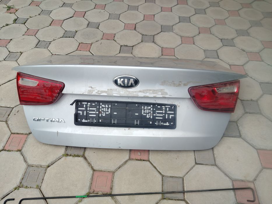 Крышка багажника  Kia Optima