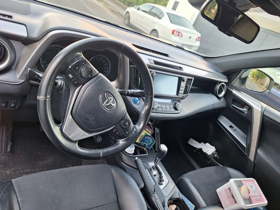 TOYOTA RAV4 2019 — imagine 5