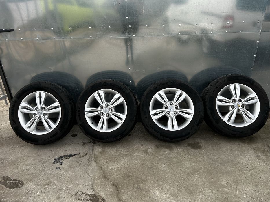 Оригинални джанти Hyundai с гуми 5х114.3 17цола