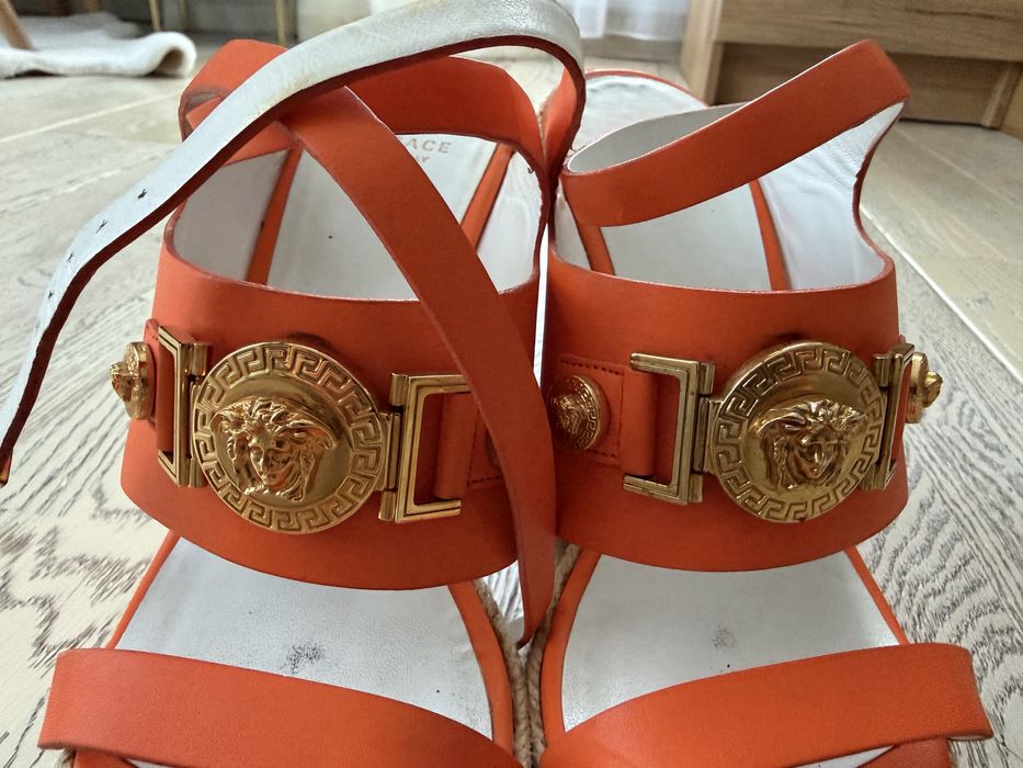 Сандали Versace с платформа