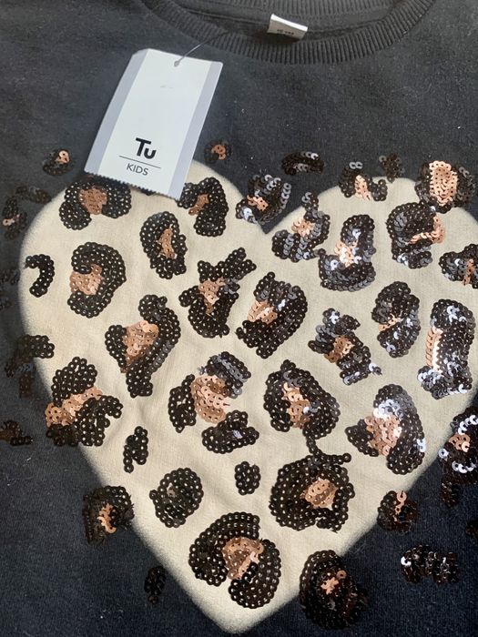 Нова детска вaтирана блуза с анимал принт и кожена пола