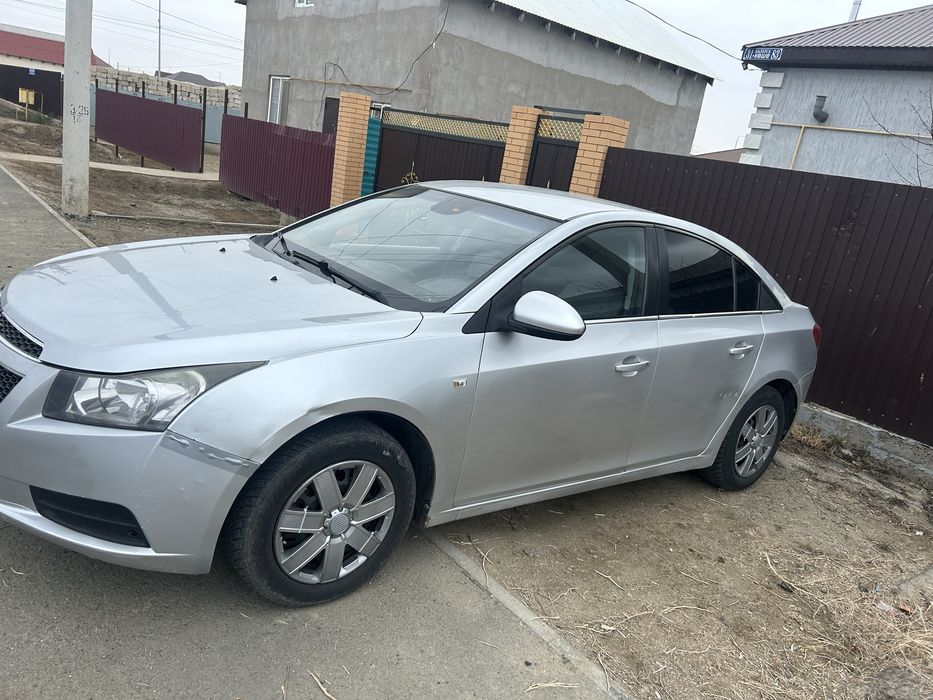 Шевроле круз 2010 год