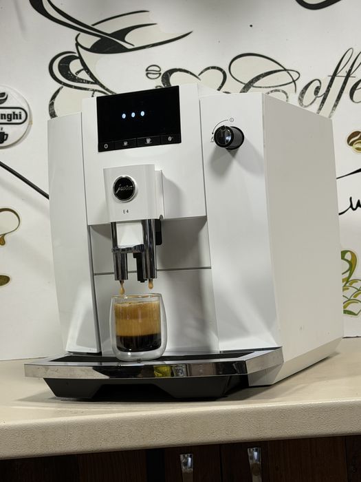 Кафемашина кафе автомат Jura E4 с гаранция