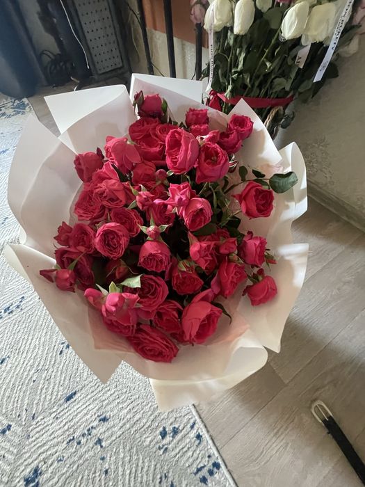 Цветы свежие.   .