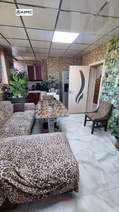 Продава се Тристаен апартамент в Плевен, Сторгозия - 75 кв.м за 934 €/кв.м - Снимка #3