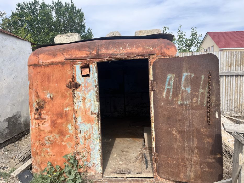 Продам металлический вагончик / бытовку