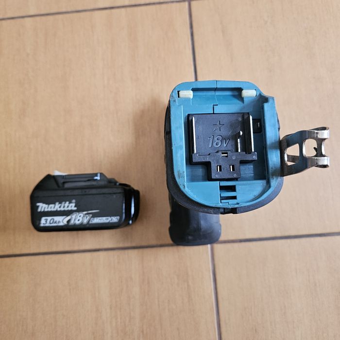 Masina gaurit/însurubat Makita  DDF 482