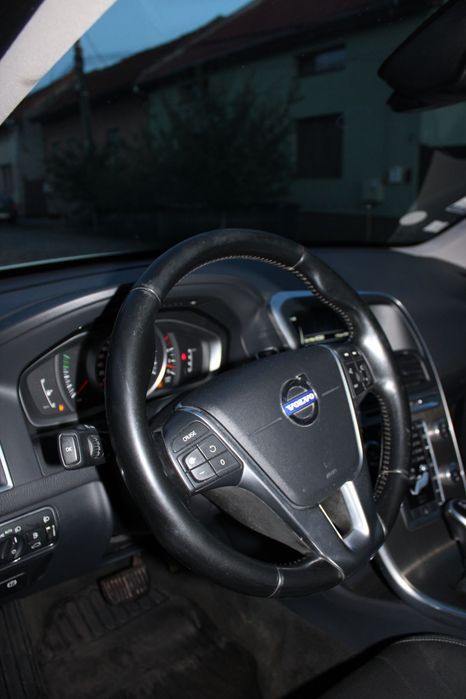 VOLVO XC60 2015 — imagine 4