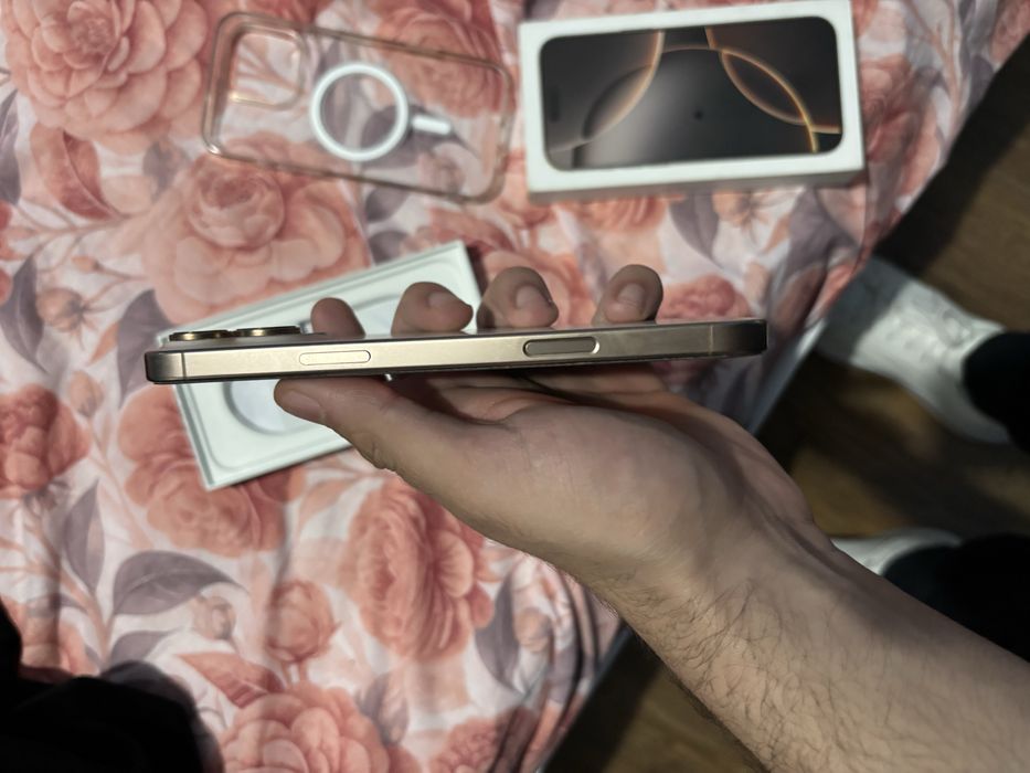 Iphone 16 pro max desert titanium 3700lei