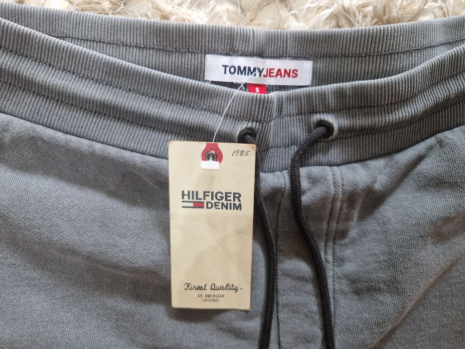 Pantalon scurt sport original Tommy Hilfiger,  noi cu etichetă