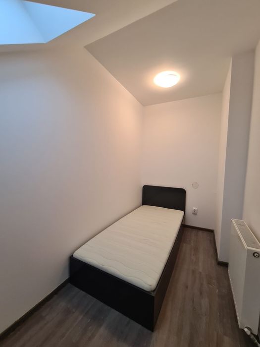 Apartament 3 camere, decomandat, mansardă, Strand